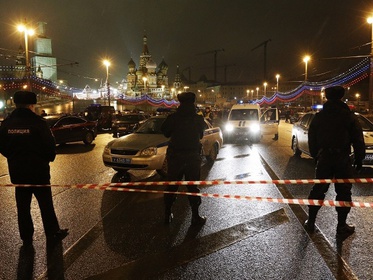 Известный политик Борис Немцов убит