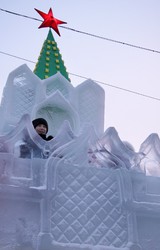 Ледяные фигуры - на радость детворе. Фото: пресс-служба мэрии Томска